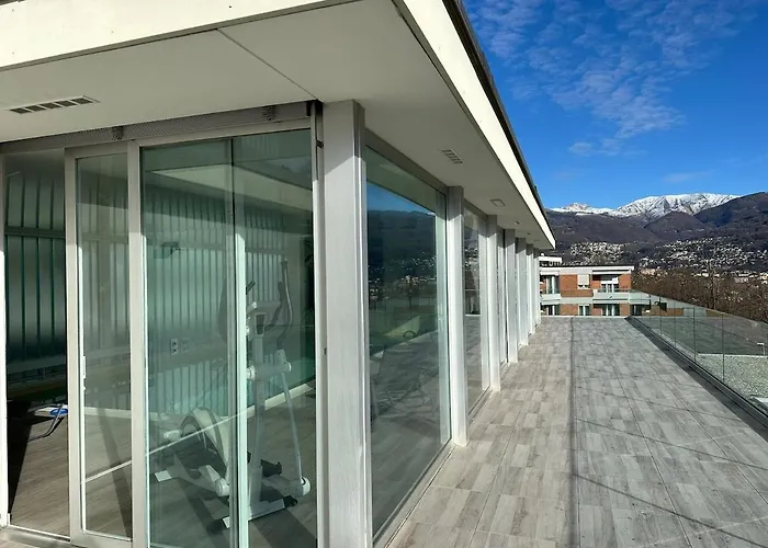 Luxury Penthouse, Lake View